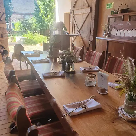 24 Personen Burgscheune Gnandstein