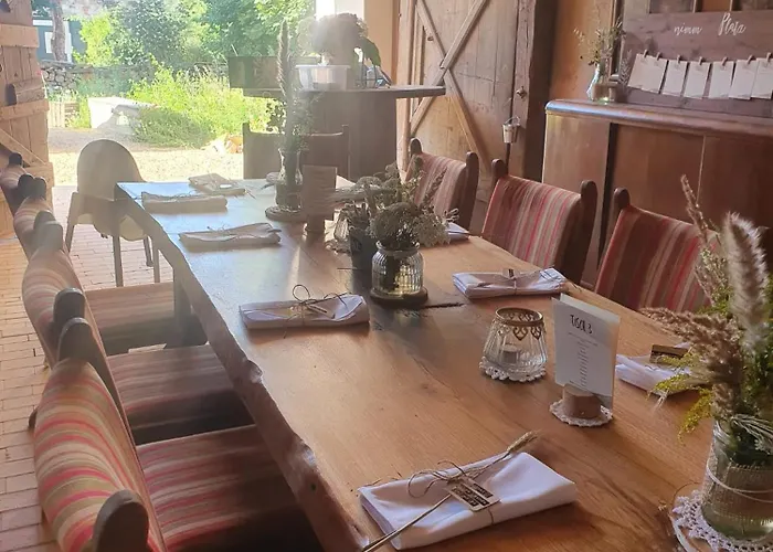 24 Personen Burgscheune Gnandstein