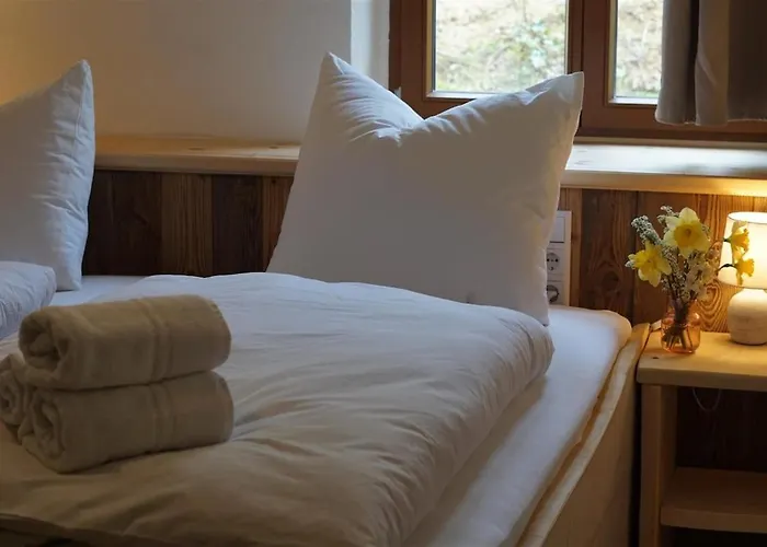 24 Personen Burgscheune Gnandstein